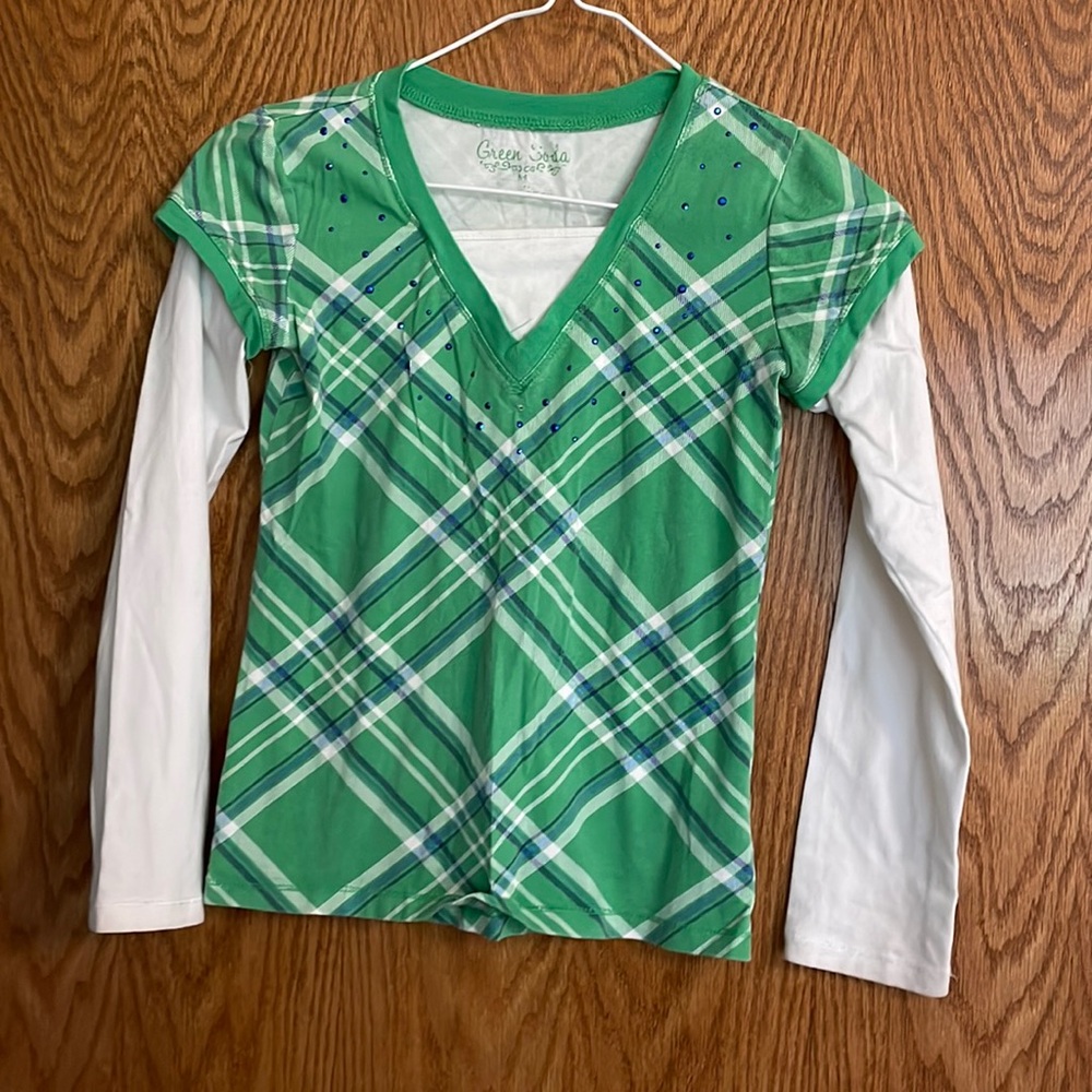 Green soda top